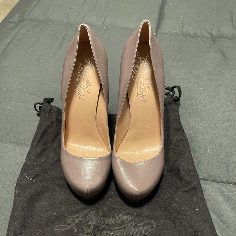 Alejandro Ingelmo High Heels - Picture 2 of 3